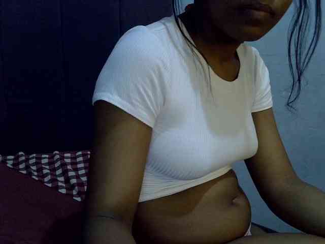 GoldenGoddess1 webcam