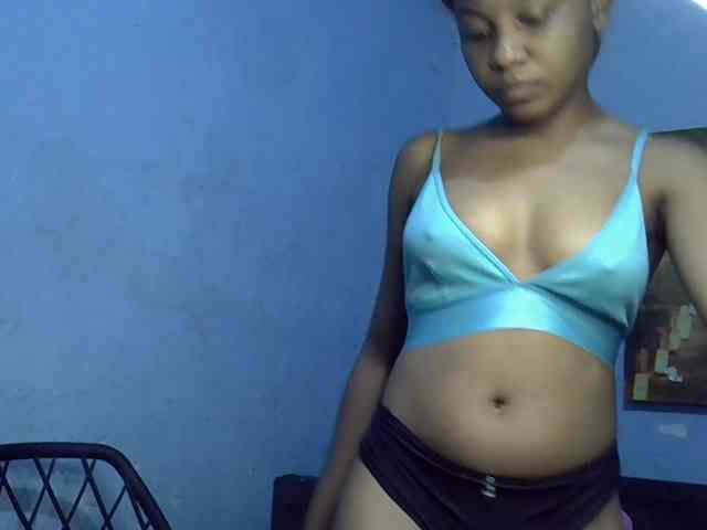 GoldenGoddess1 webcam