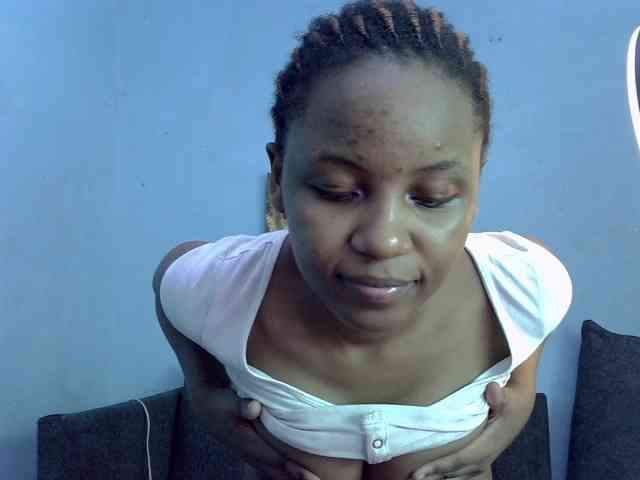 GoldenGoddess1 webcam