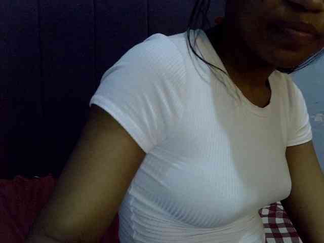 GoldenGoddess1 webcam