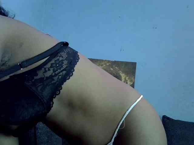 GoldenGoddess1 webcam