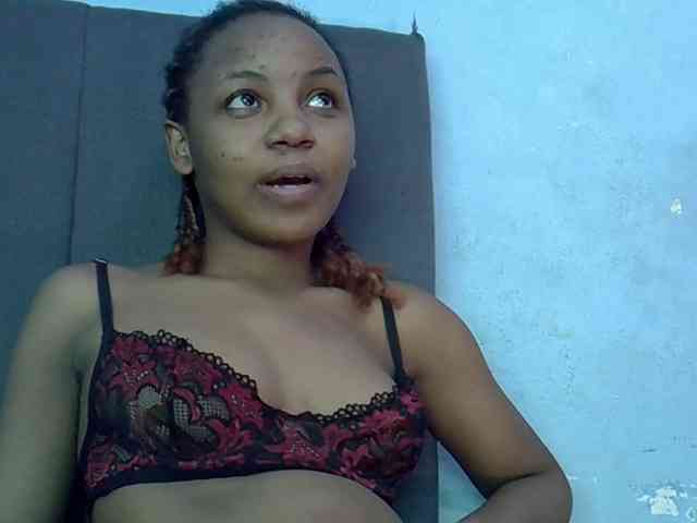 GoldenGoddess1 webcam