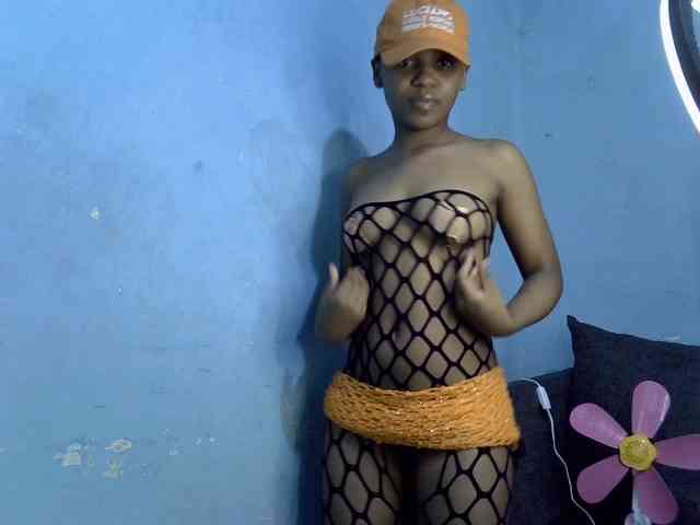 GoldenGoddess1 webcam