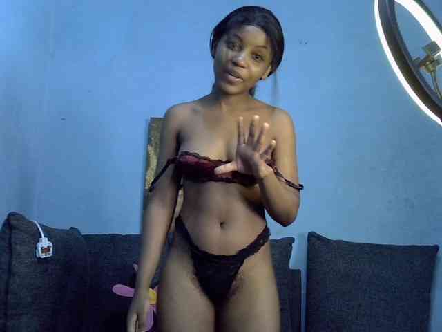 GoldenGoddess1 webcam