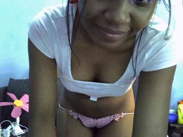 GoldenGoddess1 webcam