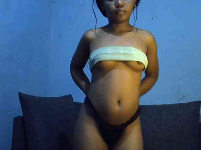 GoldenGoddess1 webcam