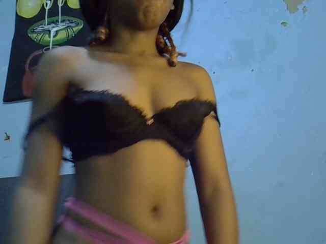 GoldenGoddess1 webcam