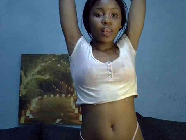 GoldenGoddess1 webcam