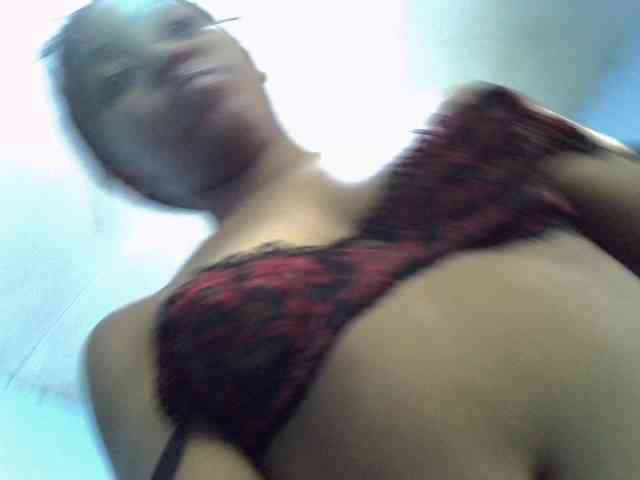 GoldenGoddess1 webcam