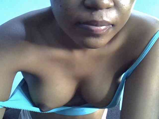 GoldenGoddess1 webcam