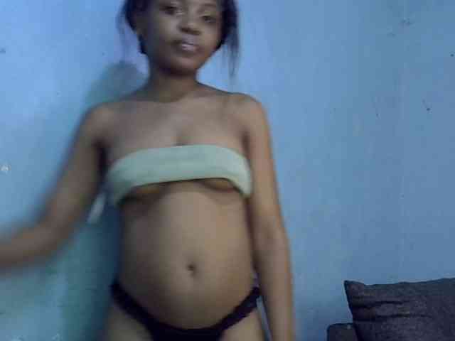 GoldenGoddess1 webcam