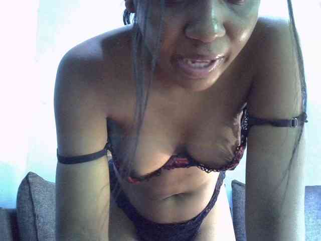 GoldenGoddess1 webcam