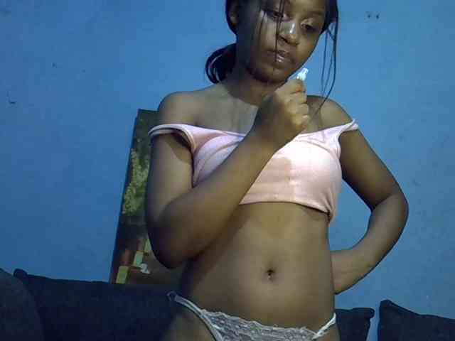 GoldenGoddess1 webcam