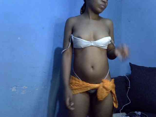 GoldenGoddess1 webcam