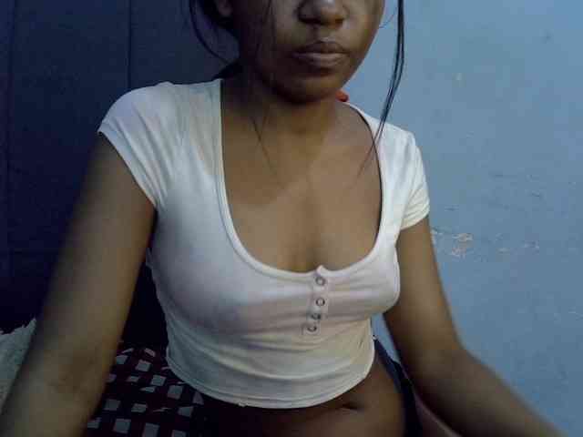 GoldenGoddess1 webcam