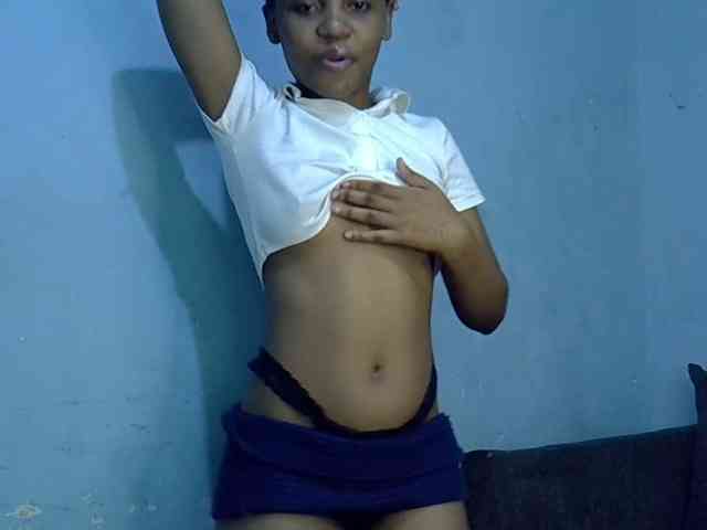 GoldenGoddess1 webcam