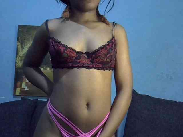 GoldenGoddess1 webcam