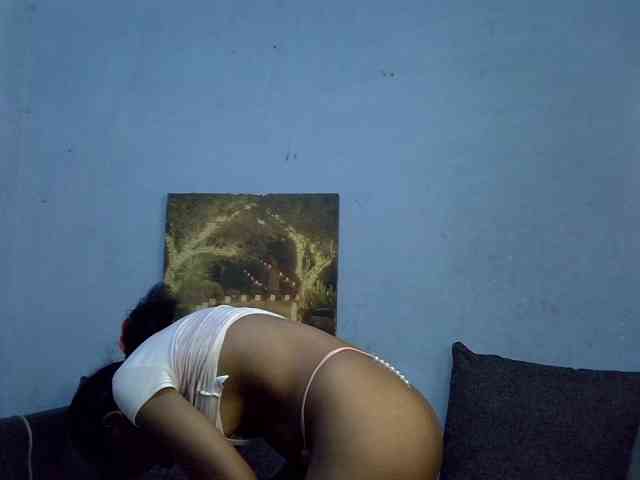 GoldenGoddess1 webcam