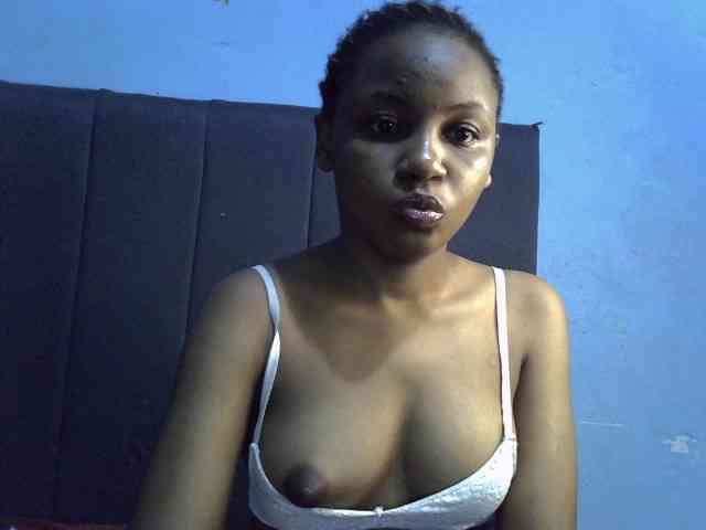 GoldenGoddess1 webcam