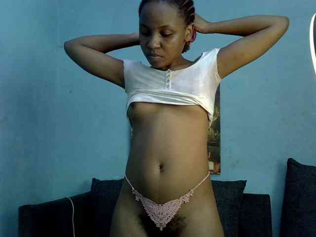 GoldenGoddess1 webcam