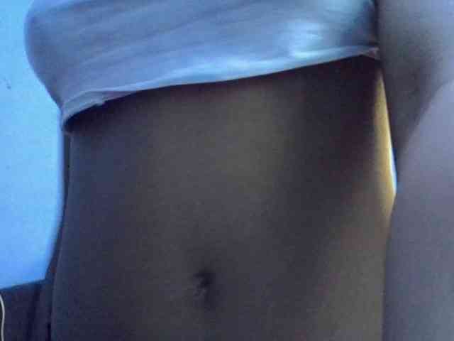 GoldenGoddess1 webcam