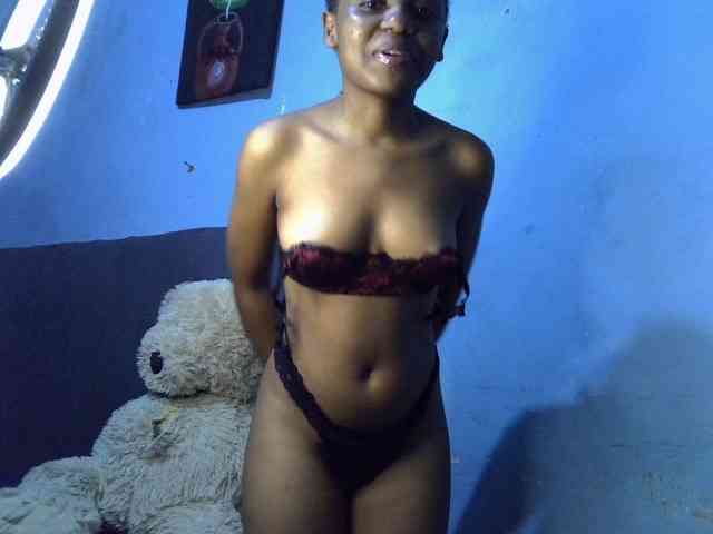 GoldenGoddess1 webcam