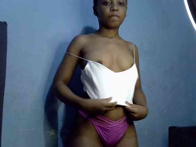 GoldenGoddess1 webcam