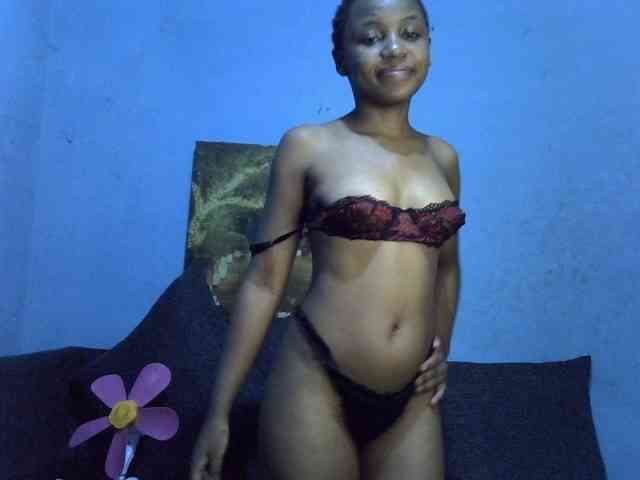 GoldenGoddess1 webcam