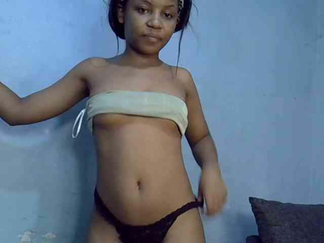 GoldenGoddess1 webcam
