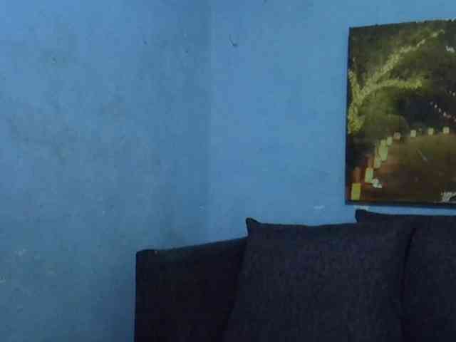 GoldenGoddess1 webcam