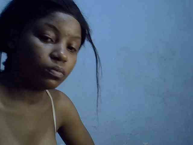 GoldenGoddess1 webcam