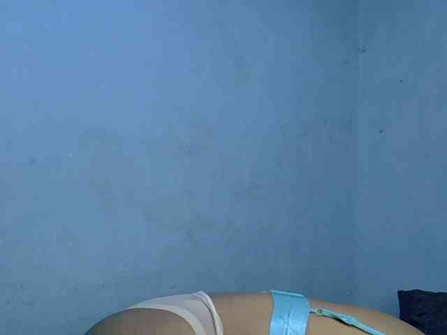 GoldenGoddess1 webcam