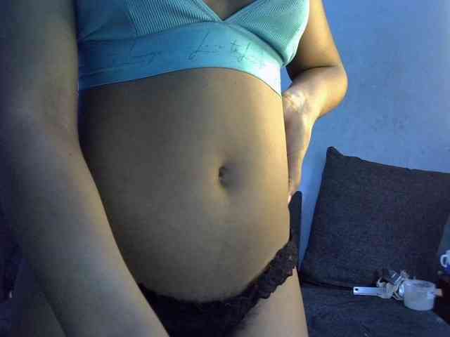 GoldenGoddess1 webcam