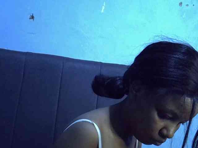 GoldenGoddess1 webcam