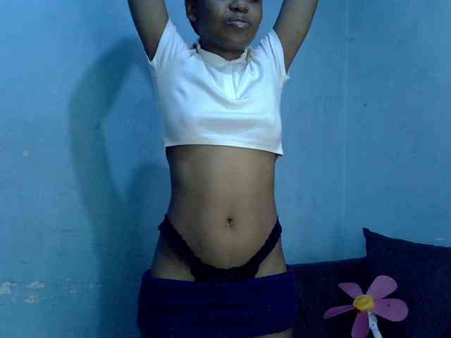 GoldenGoddess1 webcam