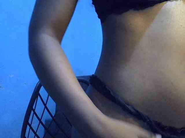 GoldenGoddess1 webcam