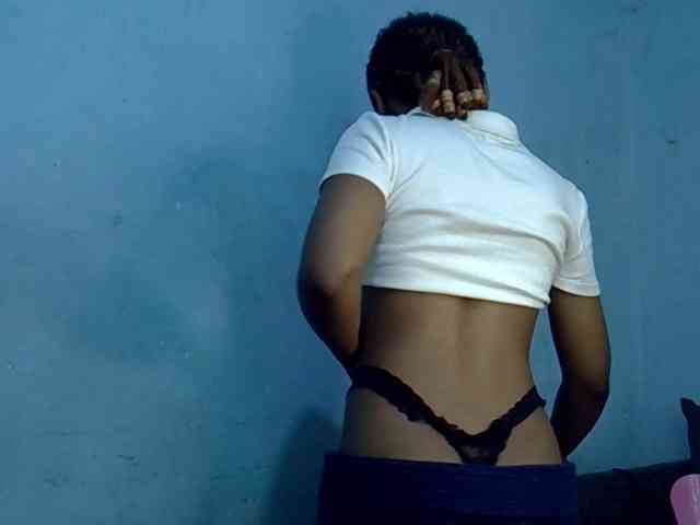 GoldenGoddess1 webcam