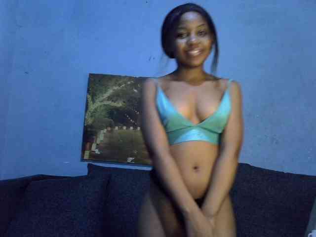 GoldenGoddess1 webcam