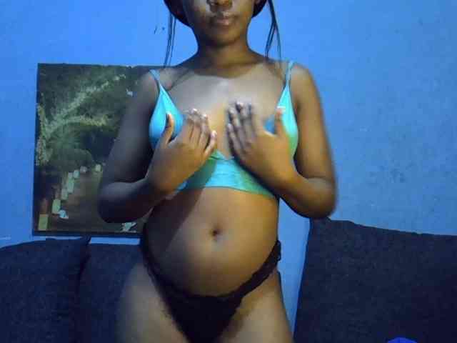 GoldenGoddess1 webcam