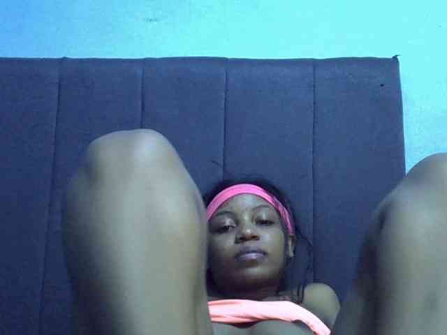GoldenGoddess1 webcam