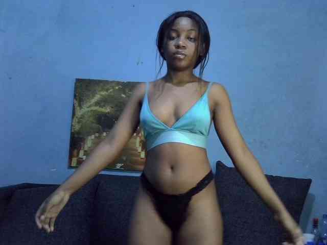 GoldenGoddess1 webcam
