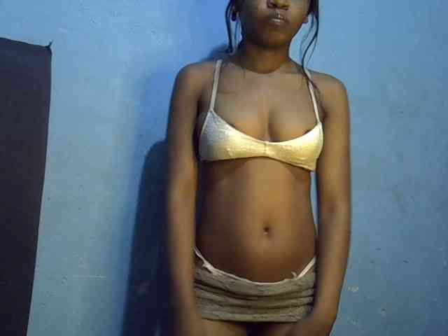 GoldenGoddess1 webcam