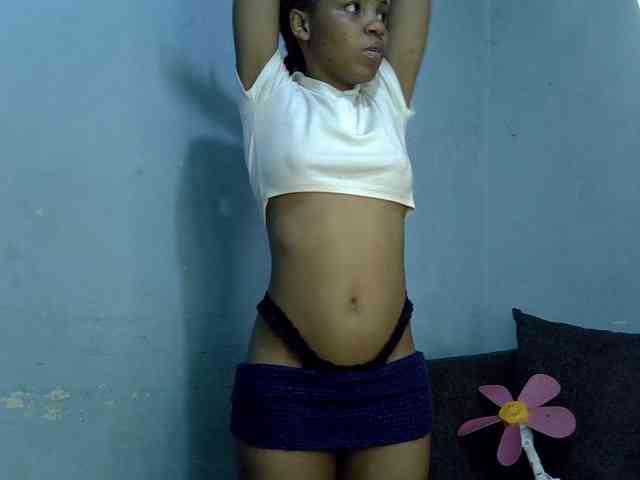 GoldenGoddess1 webcam