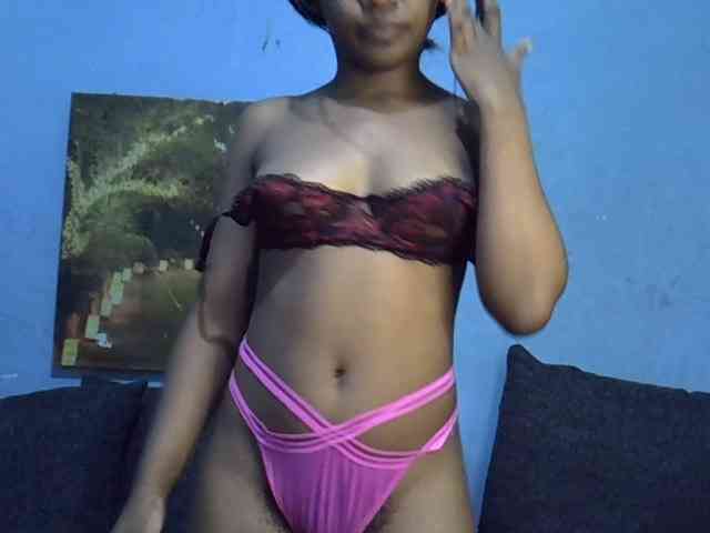 GoldenGoddess1 webcam