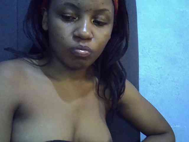 GoldenGoddess1 webcam