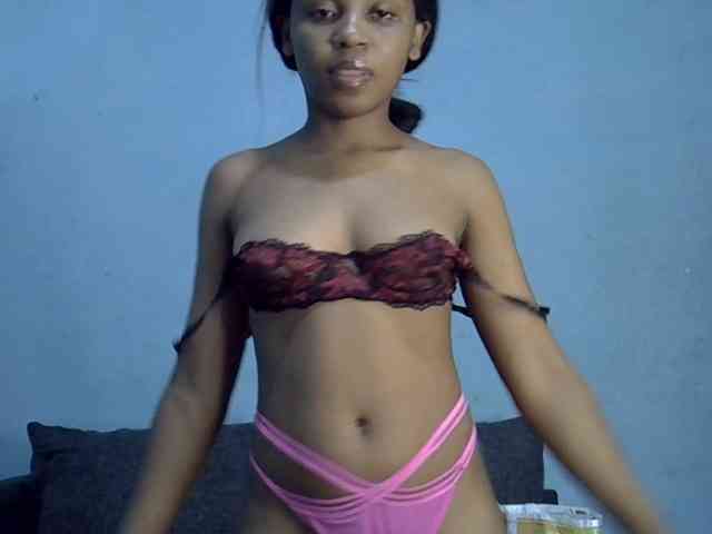 GoldenGoddess1 webcam
