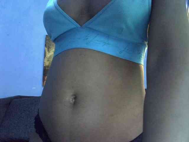 GoldenGoddess1 webcam