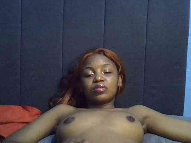 GoldenGoddess1 webcam
