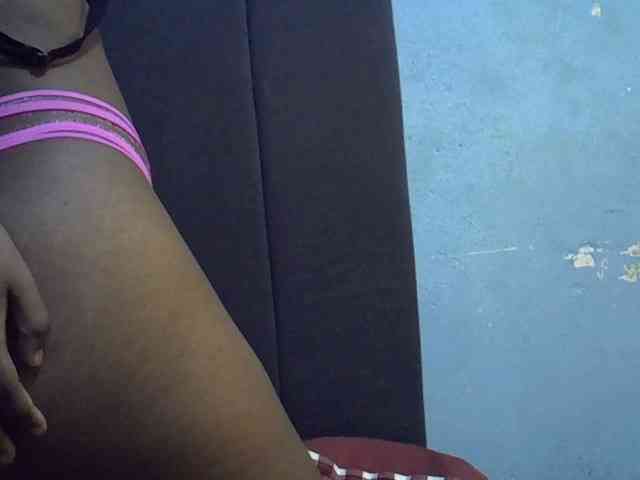 GoldenGoddess1 webcam