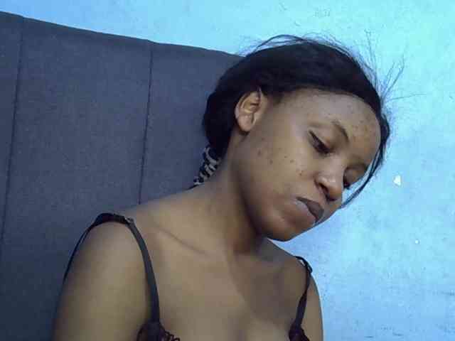 GoldenGoddess1 webcam